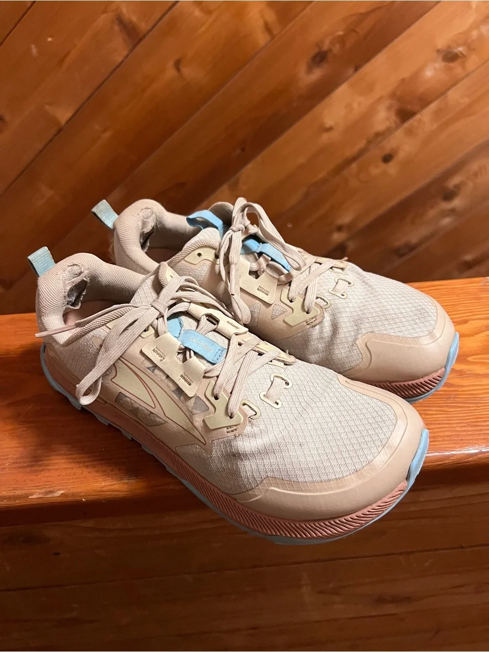 Altra Lone Peak 7 Women’s Athletic Shoes 8.5